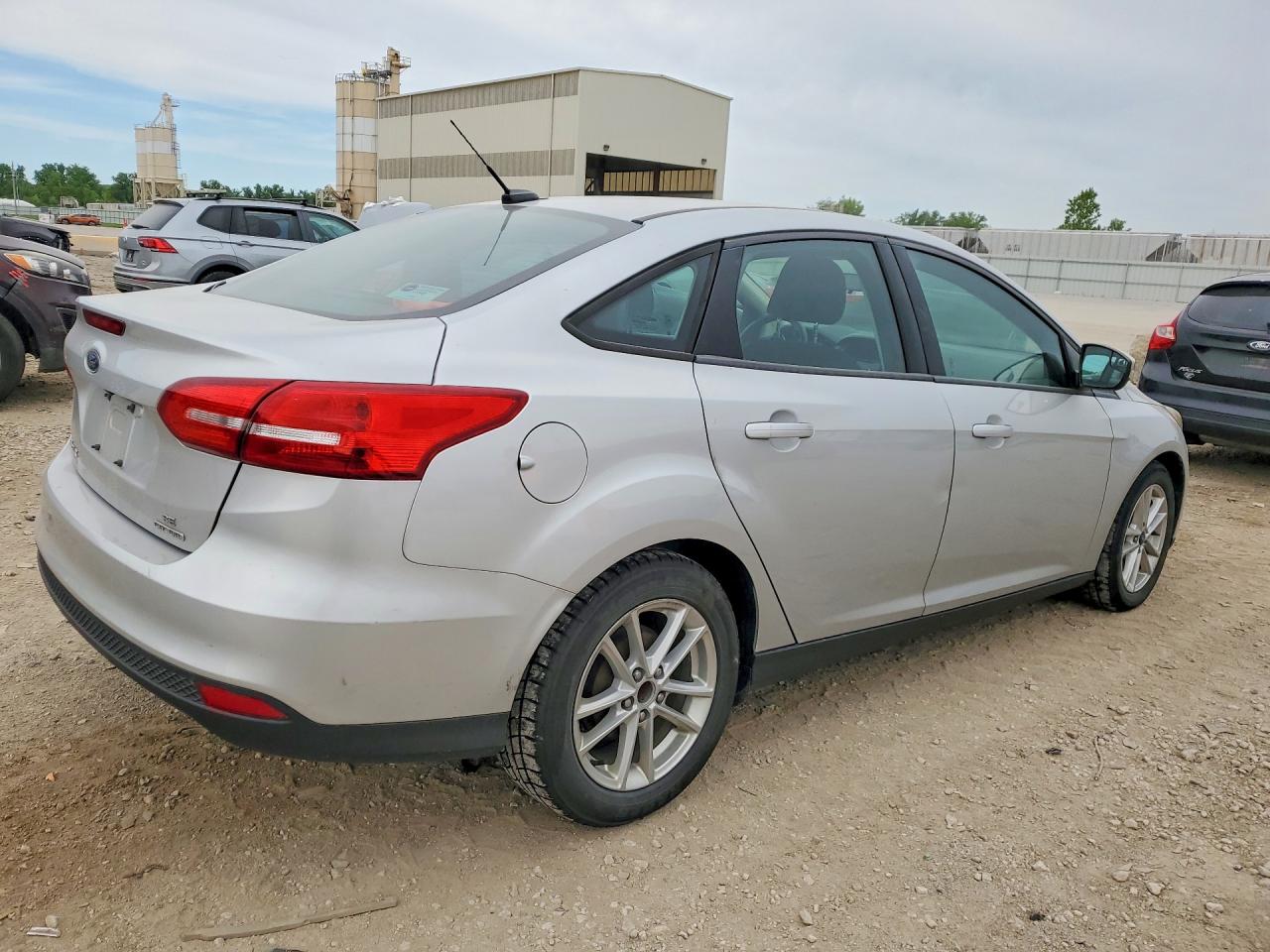 2016 FORD FOCUS