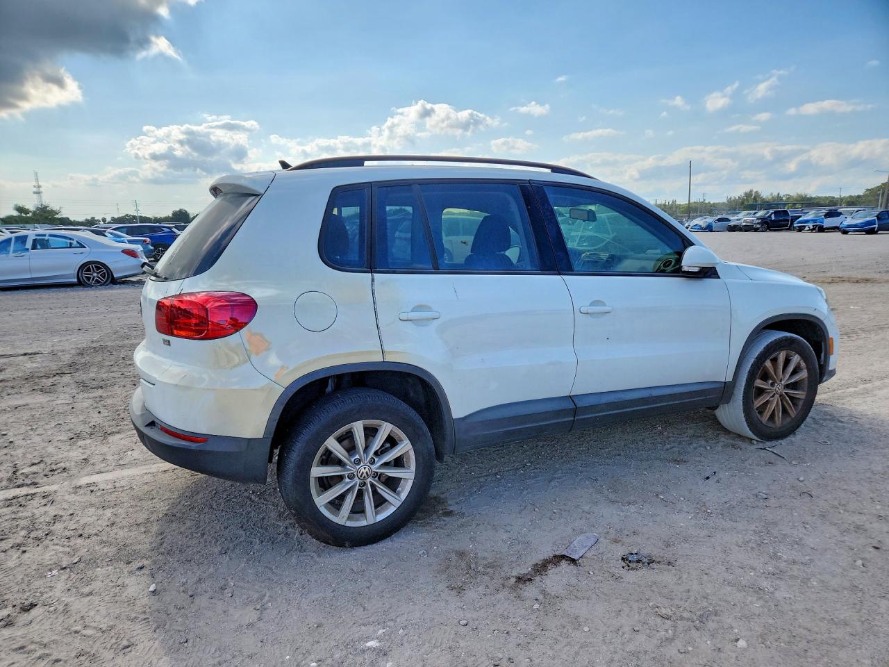 2017 VOLKSWAGEN TIGUAN