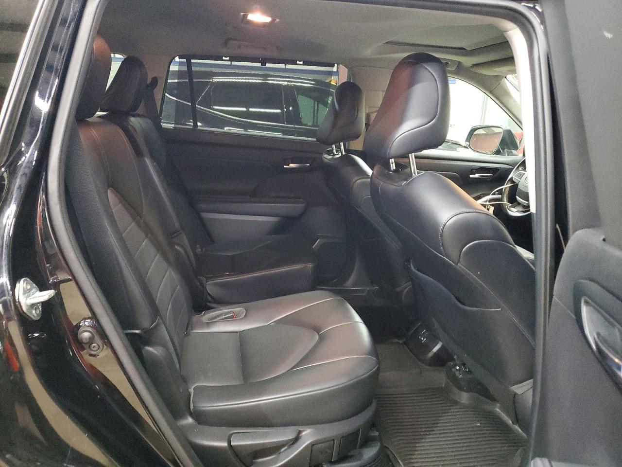 2022 TOYOTA HIGHLANDER