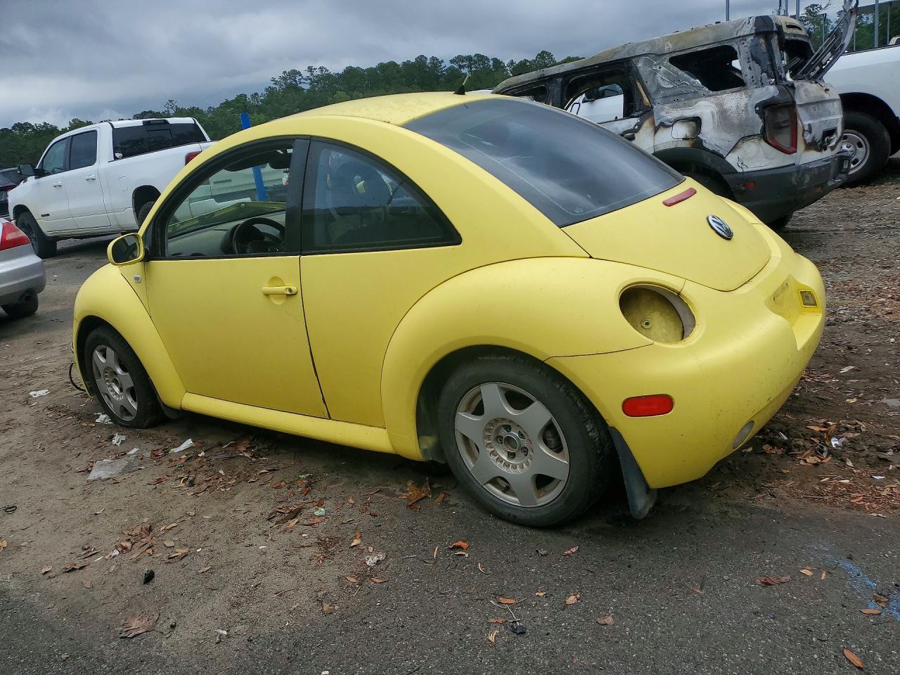 2001 VOLKSWAGEN BEETLE