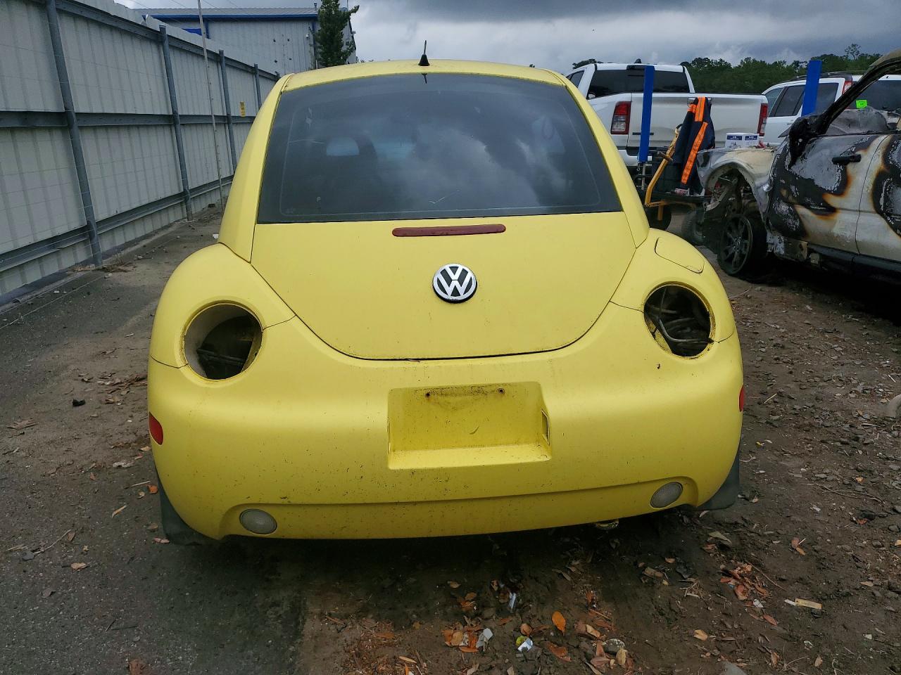 2001 VOLKSWAGEN BEETLE