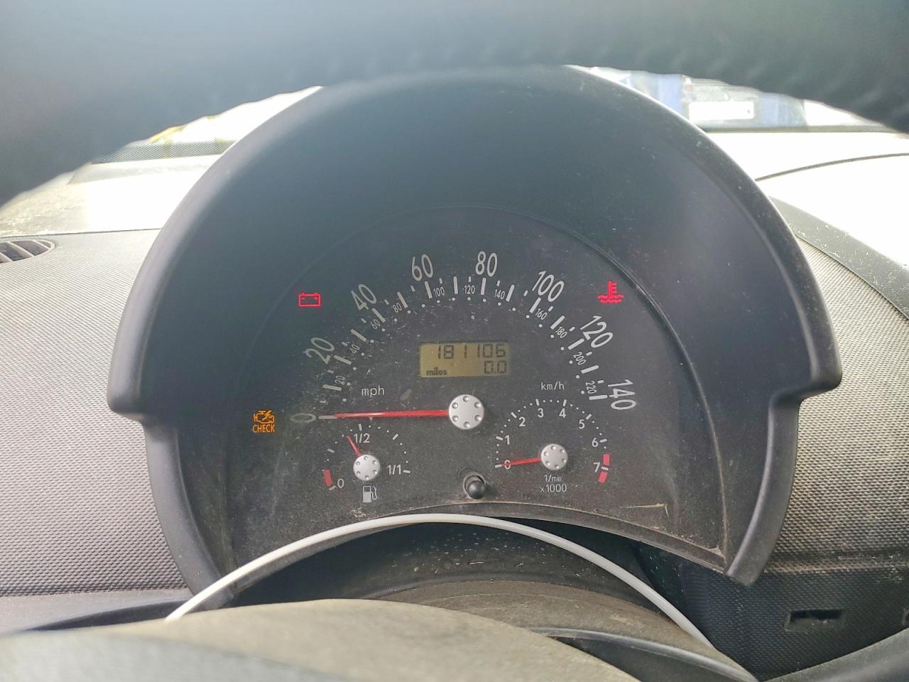 2001 VOLKSWAGEN BEETLE