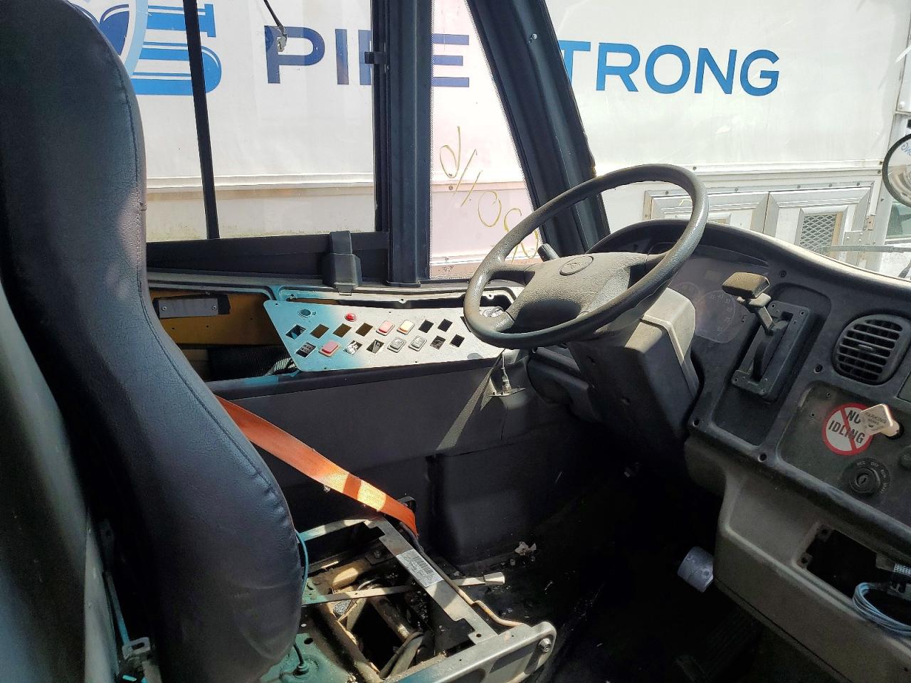 2011 THOMAS SAF-T-LINE