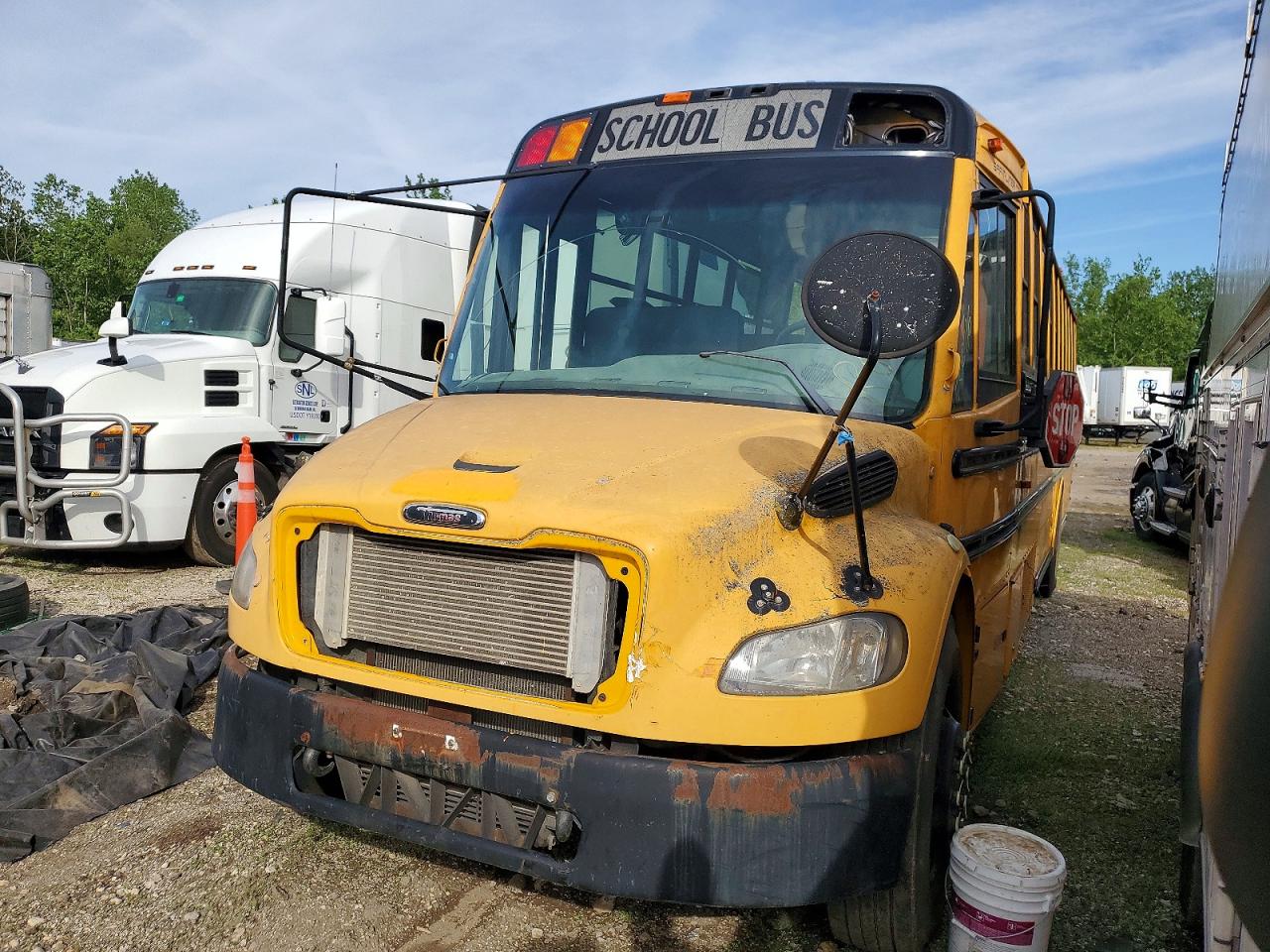 2011 THOMAS SAF-T-LINE