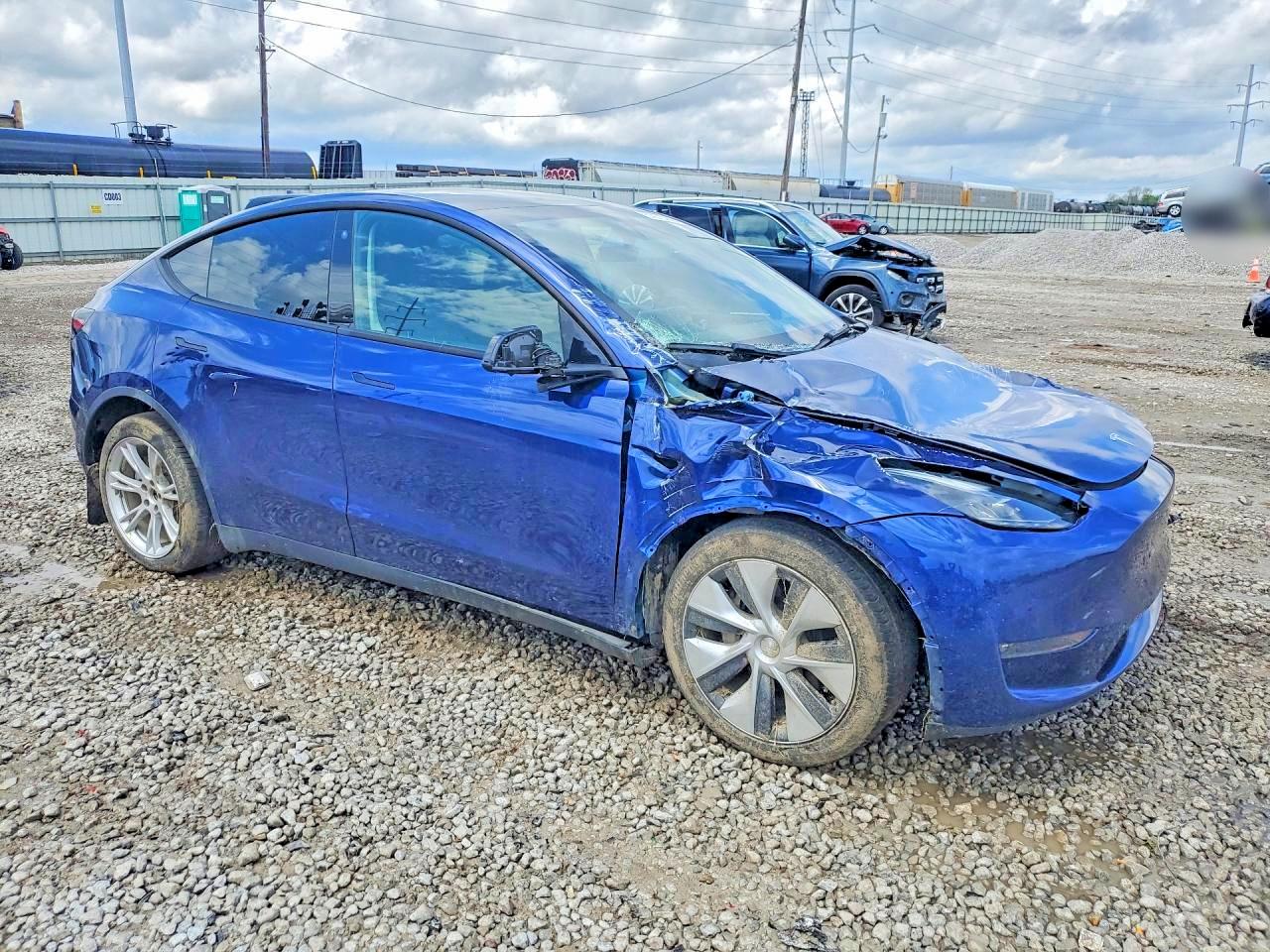 2023 TESLA MODEL Y