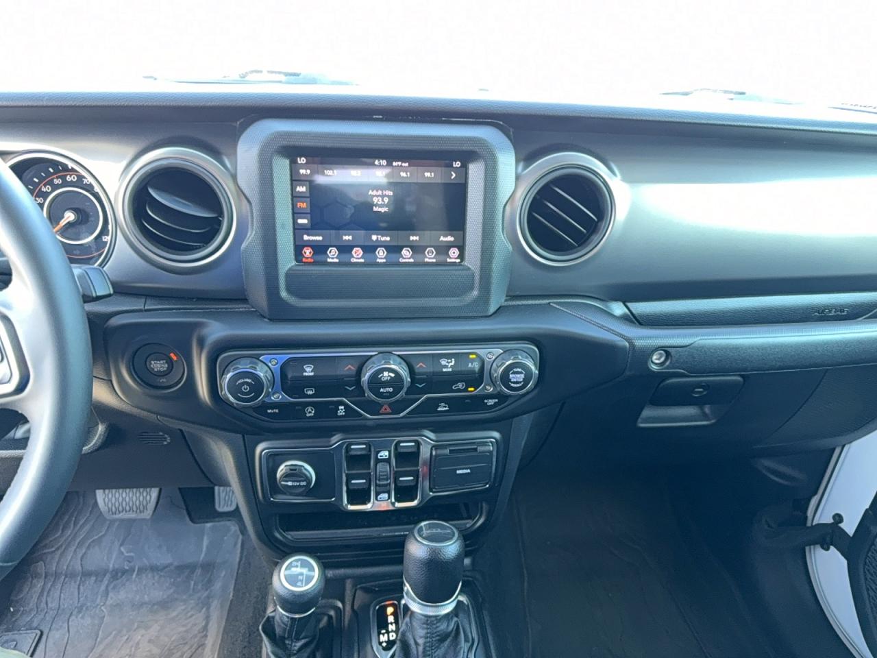 2023 JEEP GLADIATOR
