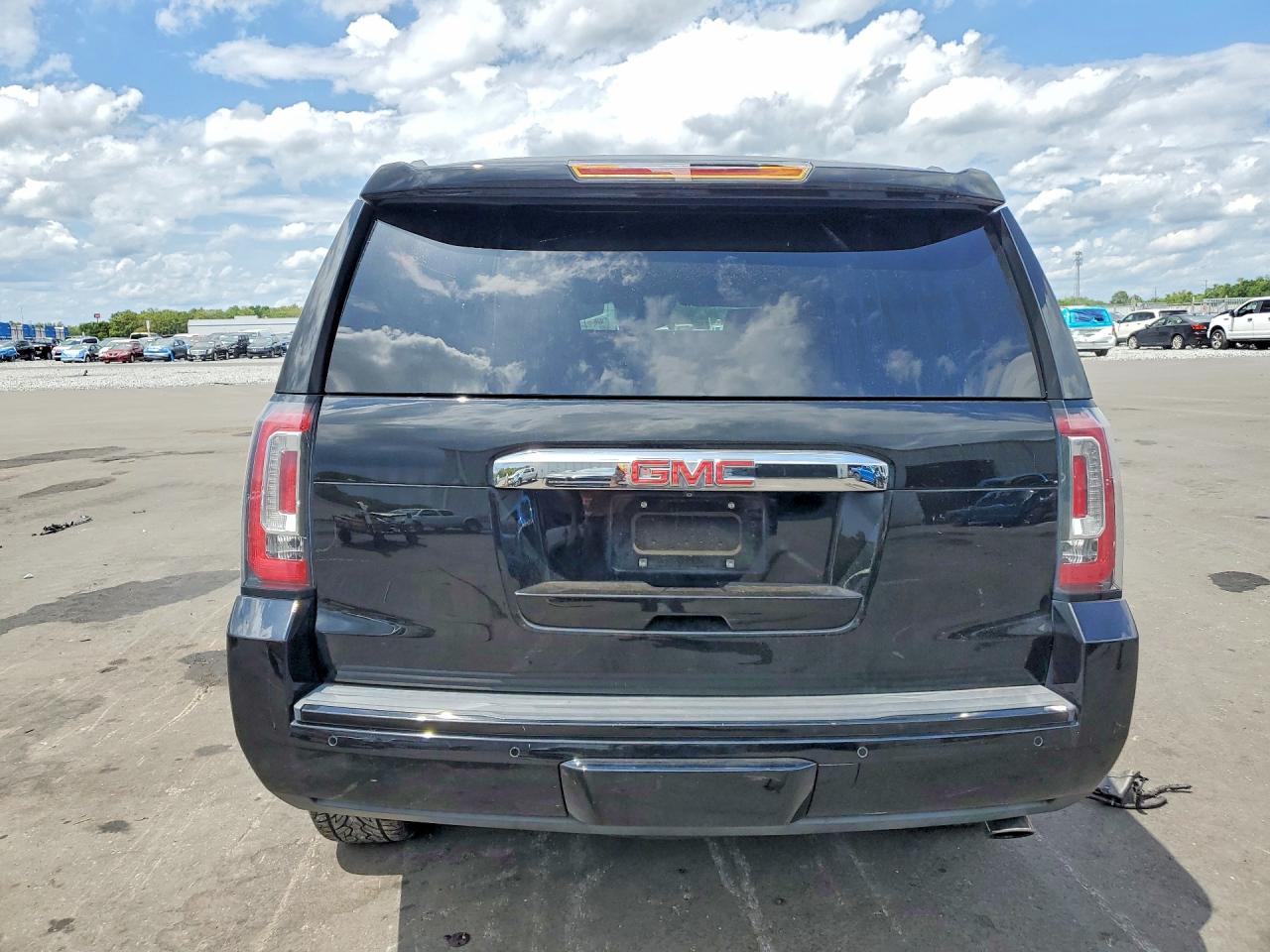 2018 GMC YUKON