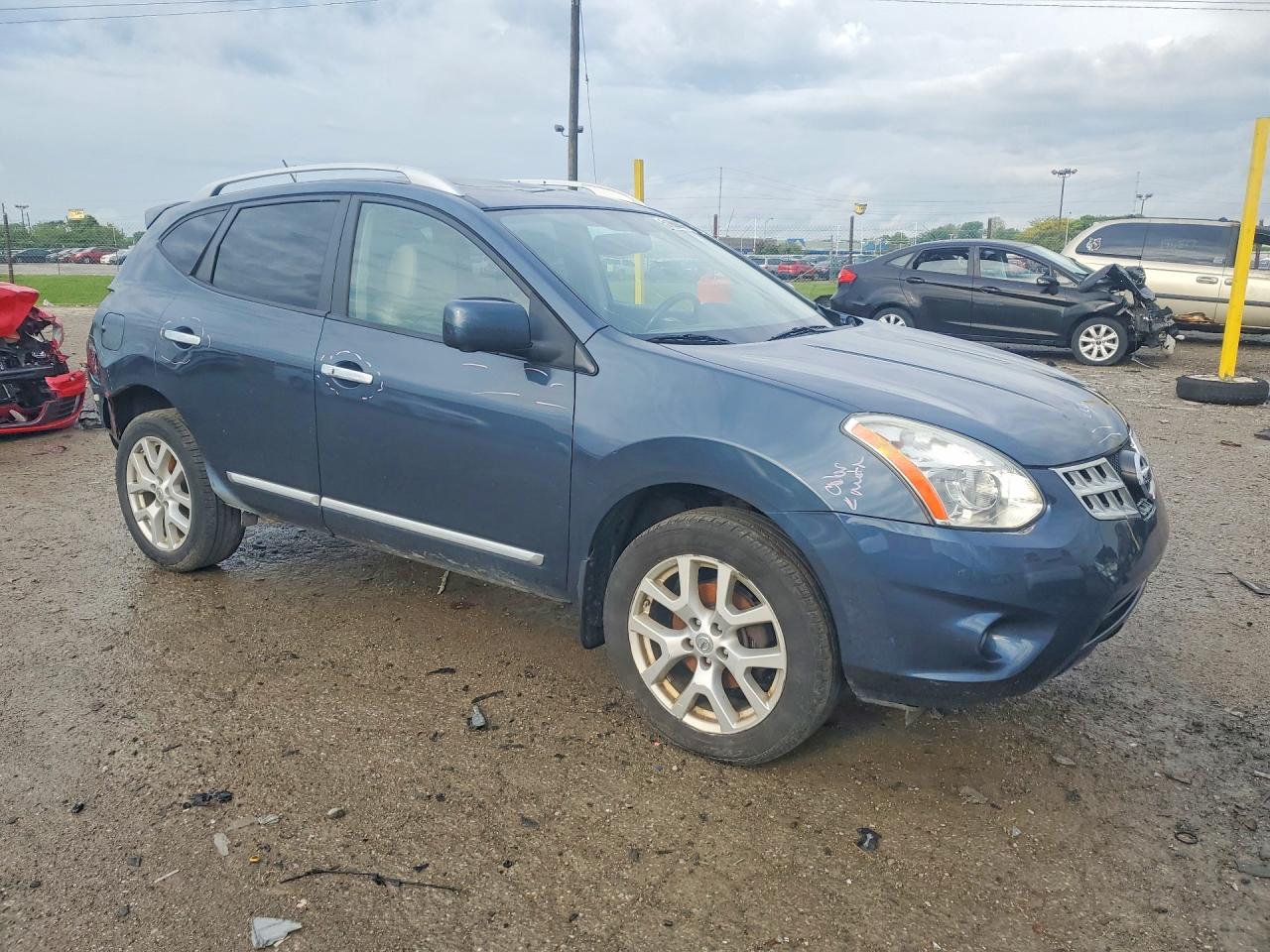 2013 NISSAN ROGUE