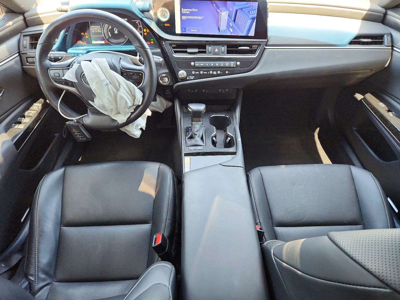 2025 LEXUS ES300
