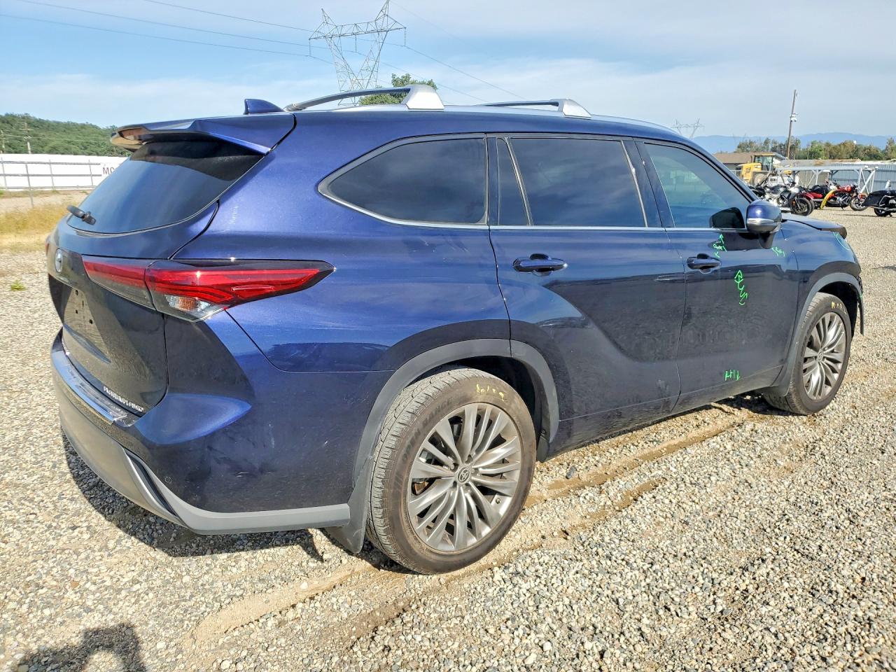 2020 TOYOTA HIGHLANDER