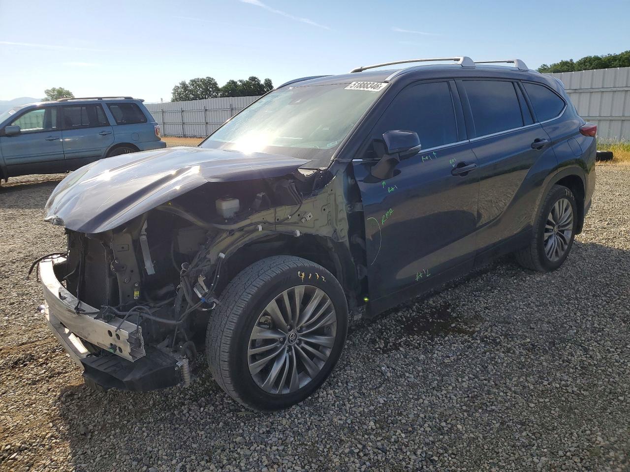 2020 TOYOTA HIGHLANDER