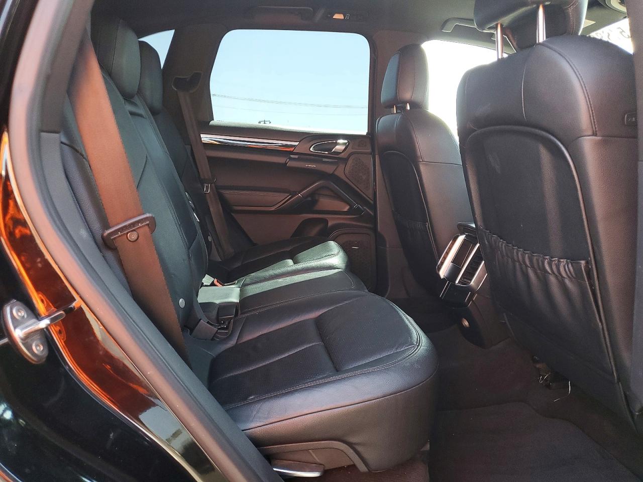 2014 PORSCHE CAYENNE