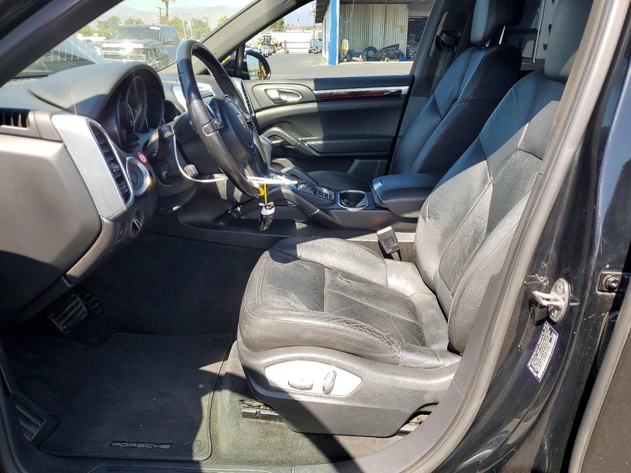 2014 PORSCHE CAYENNE