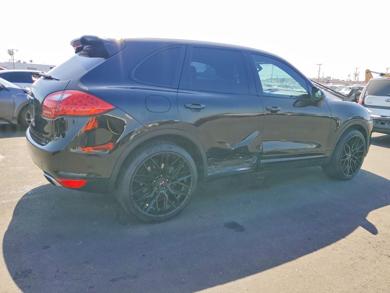 2014 PORSCHE CAYENNE