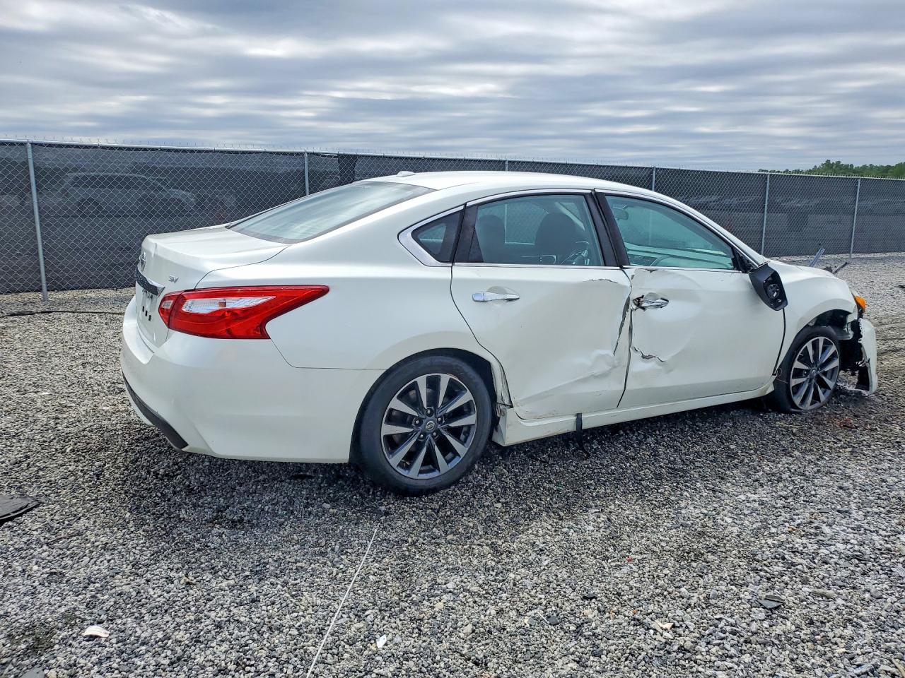 2017 NISSAN ALTIMA