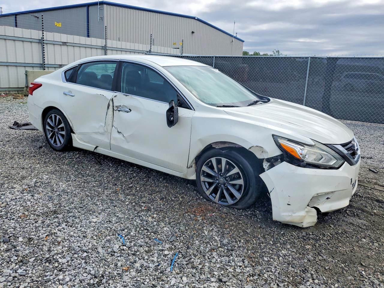 2017 NISSAN ALTIMA