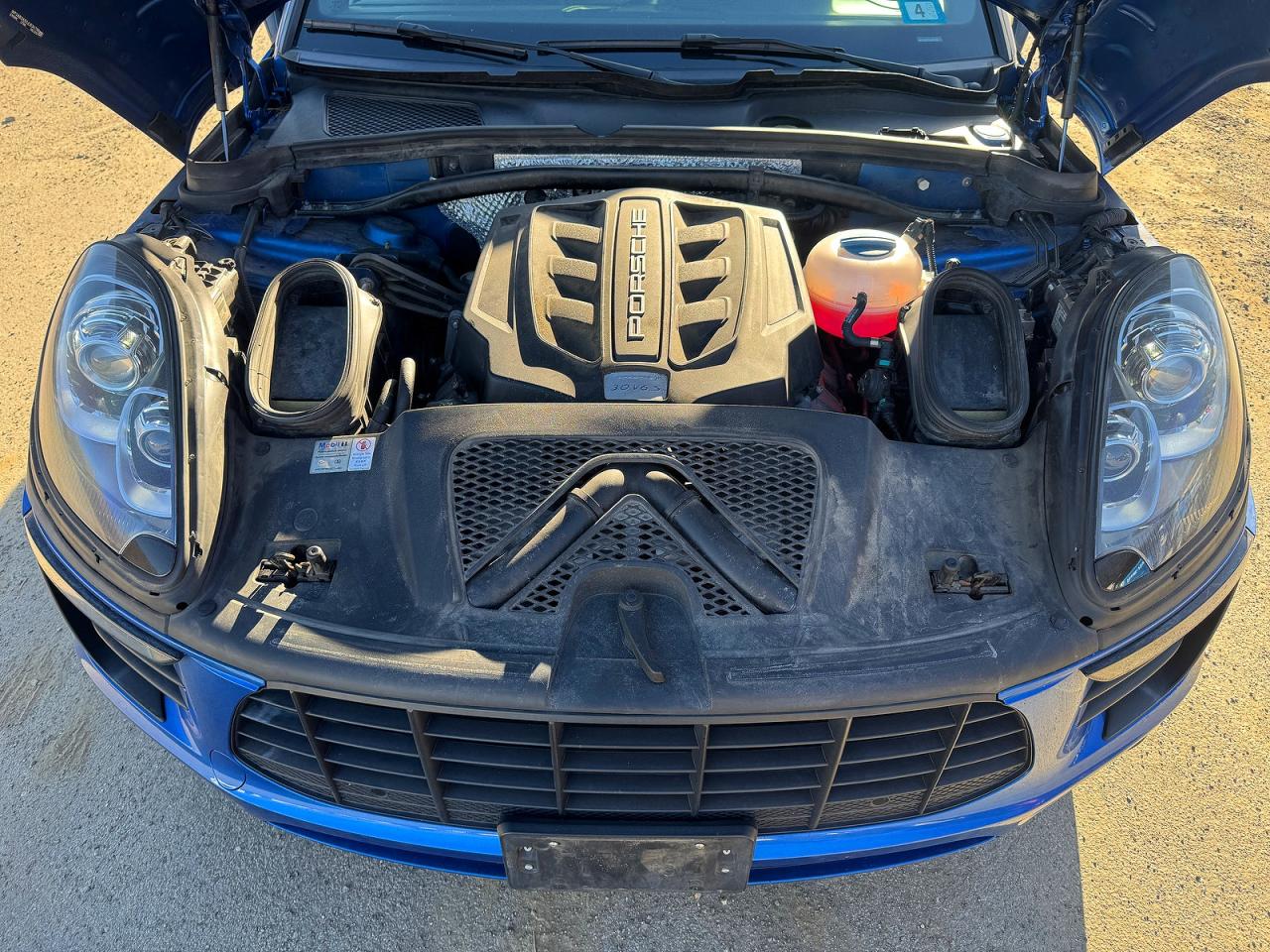 2018 PORSCHE MACAN
