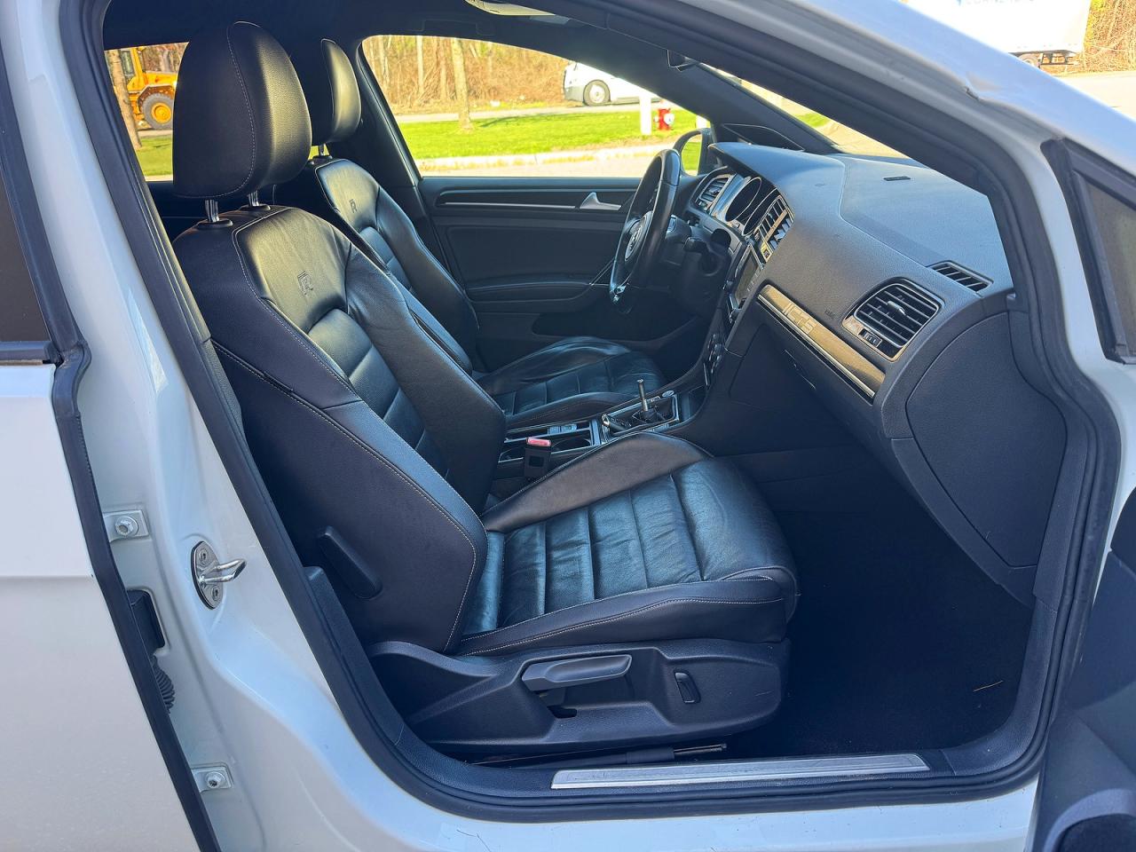 2016 VOLKSWAGEN GOLF