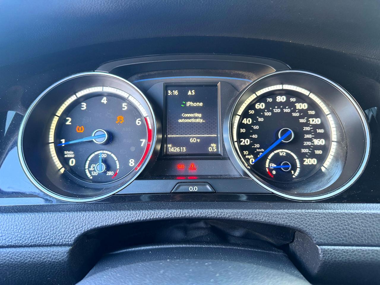 2016 VOLKSWAGEN GOLF
