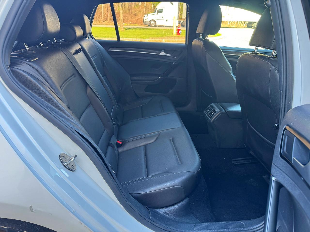 2016 VOLKSWAGEN GOLF