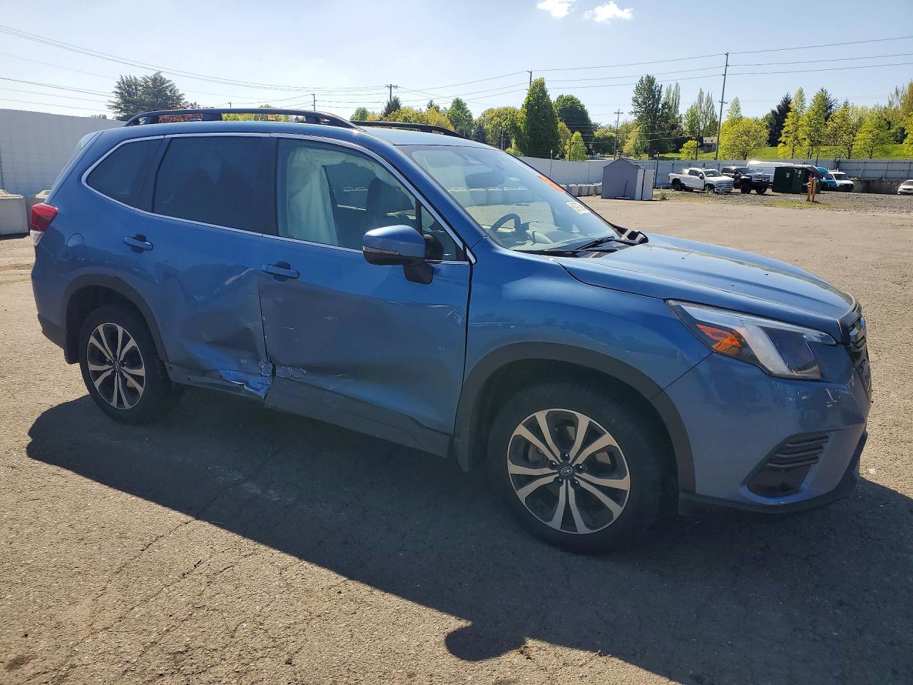 2022 SUBARU FORESTER