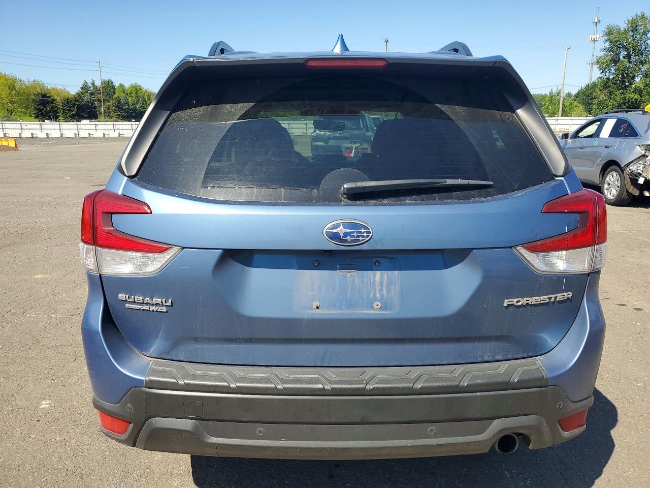 2022 SUBARU FORESTER