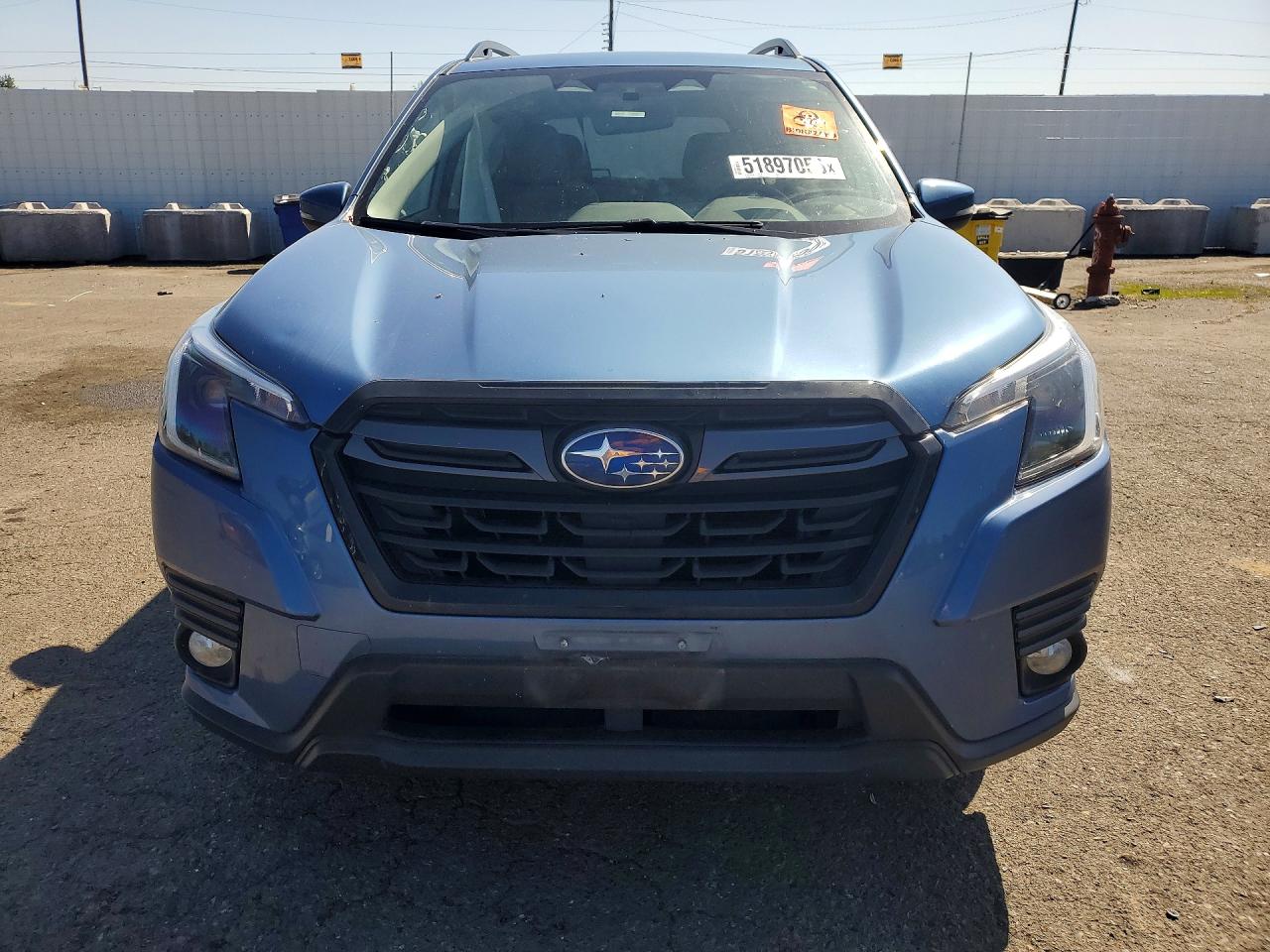 2022 SUBARU FORESTER