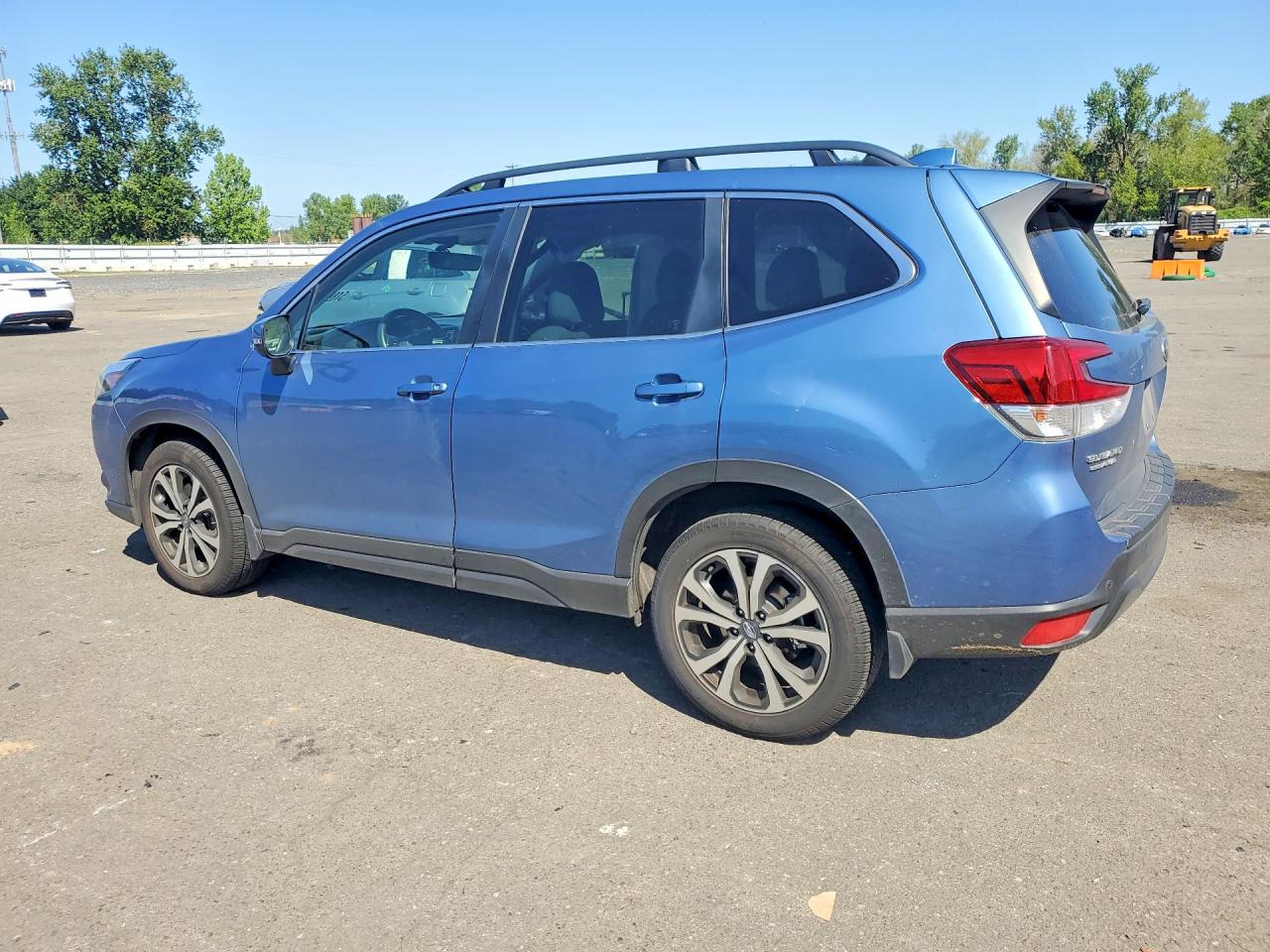 2022 SUBARU FORESTER