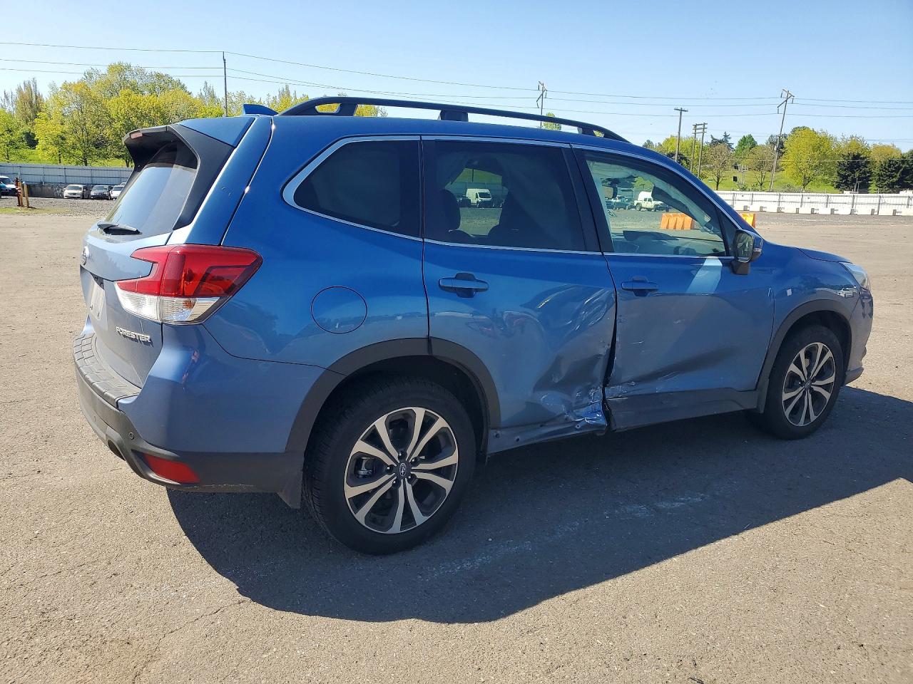 2022 SUBARU FORESTER