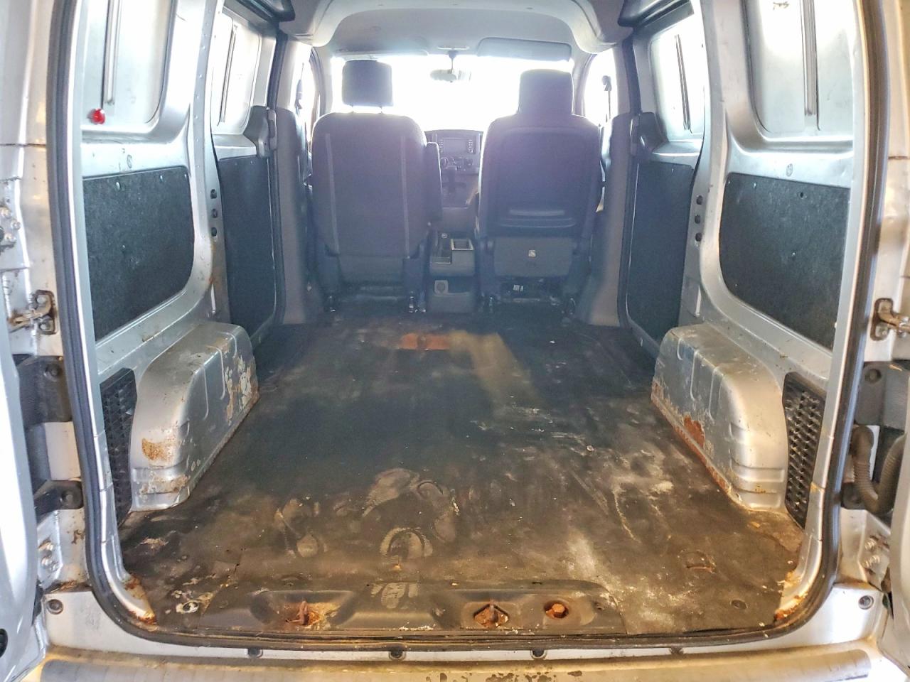 2015 NISSAN NV