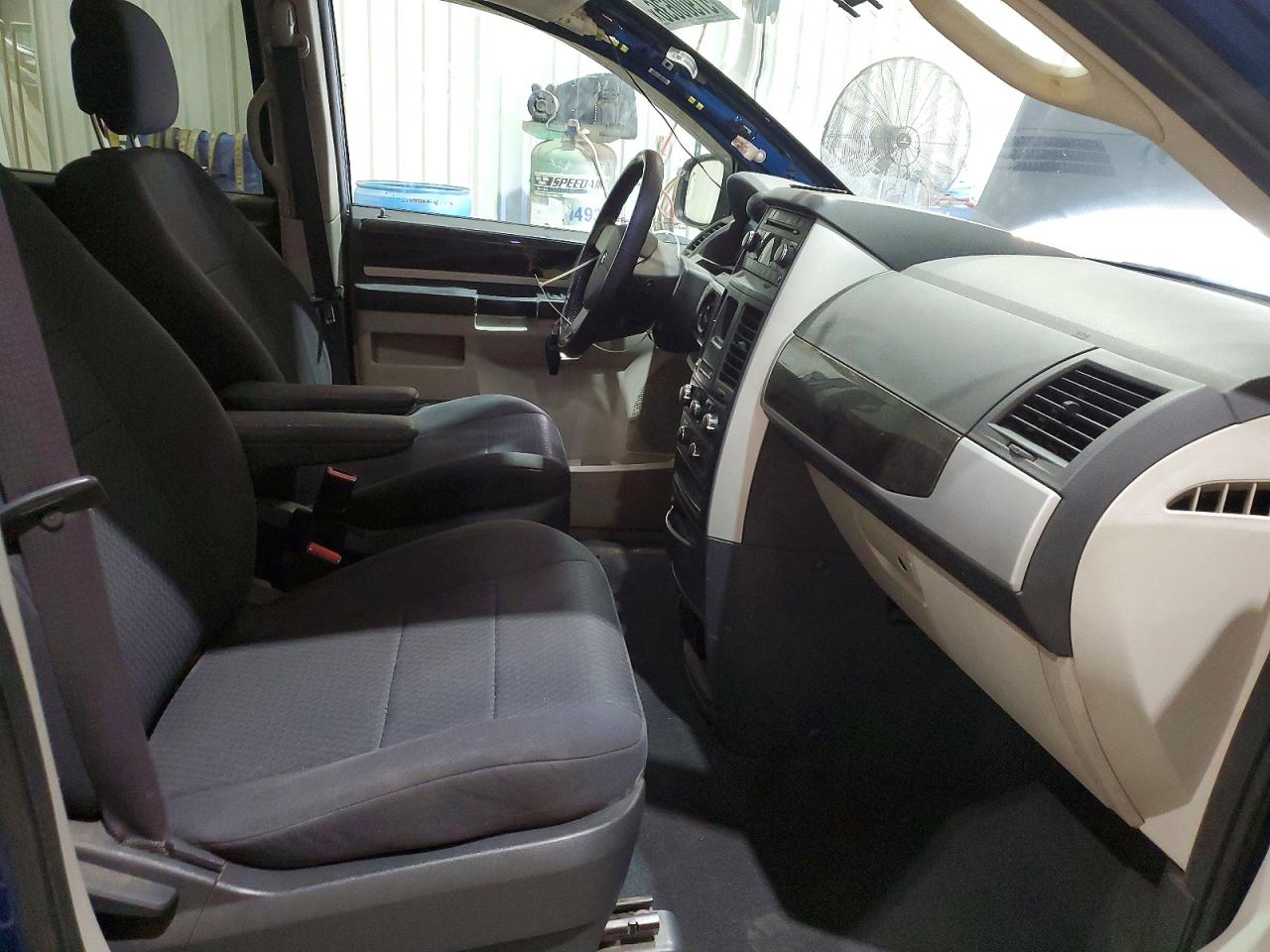 2010 DODGE CARAVAN