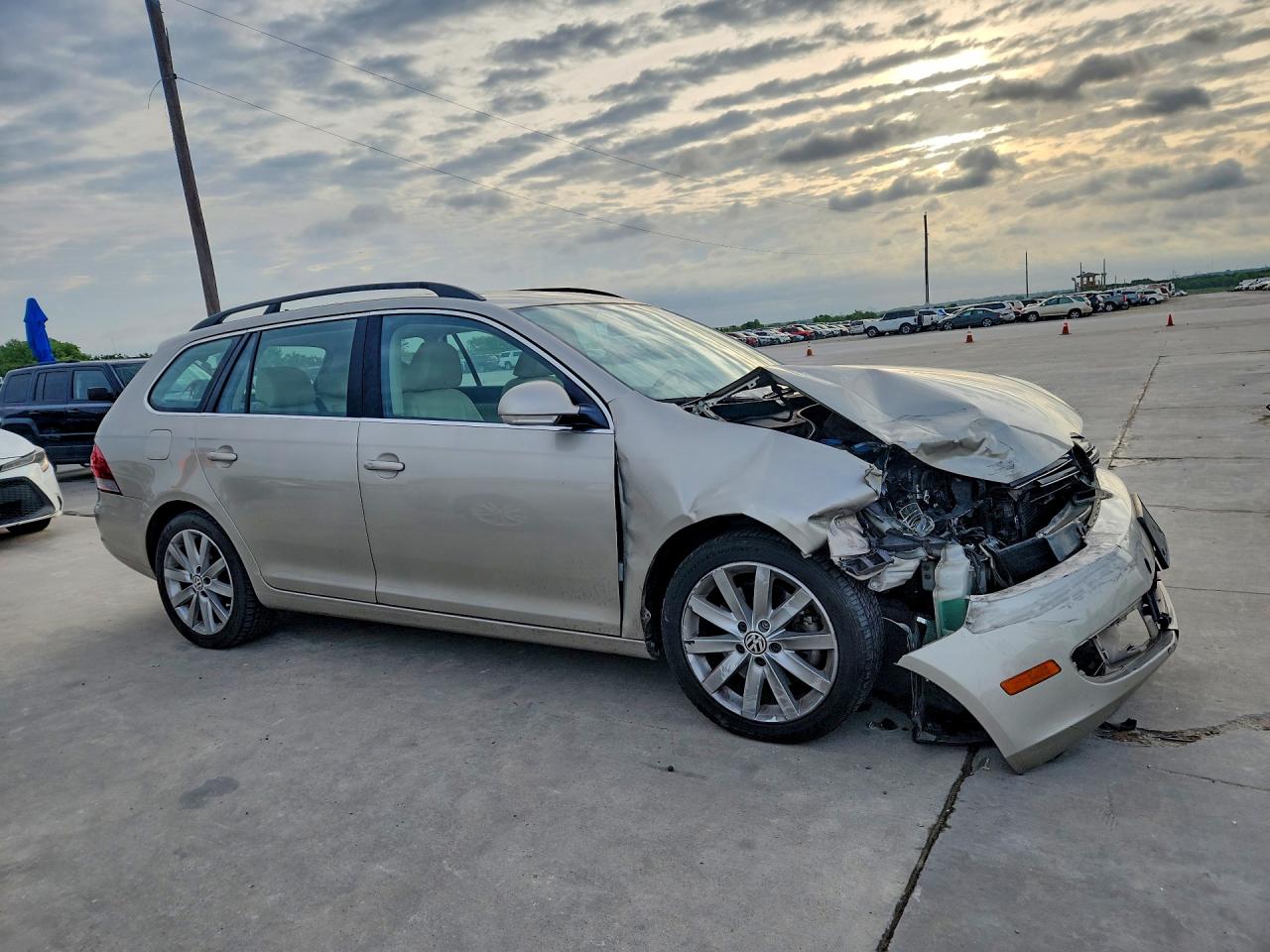 2013 VOLKSWAGEN JETTA