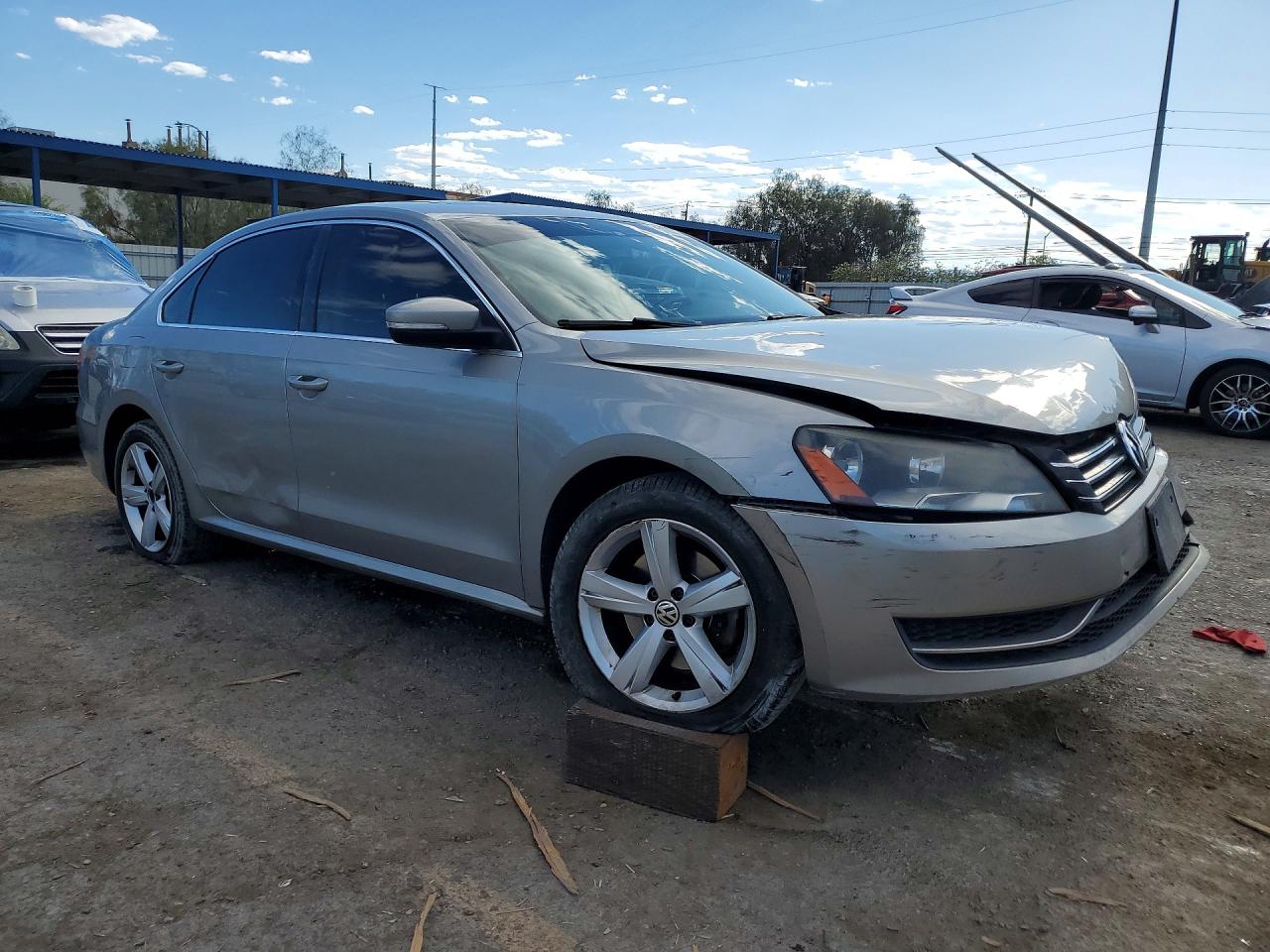 2013 VOLKSWAGEN PASSAT