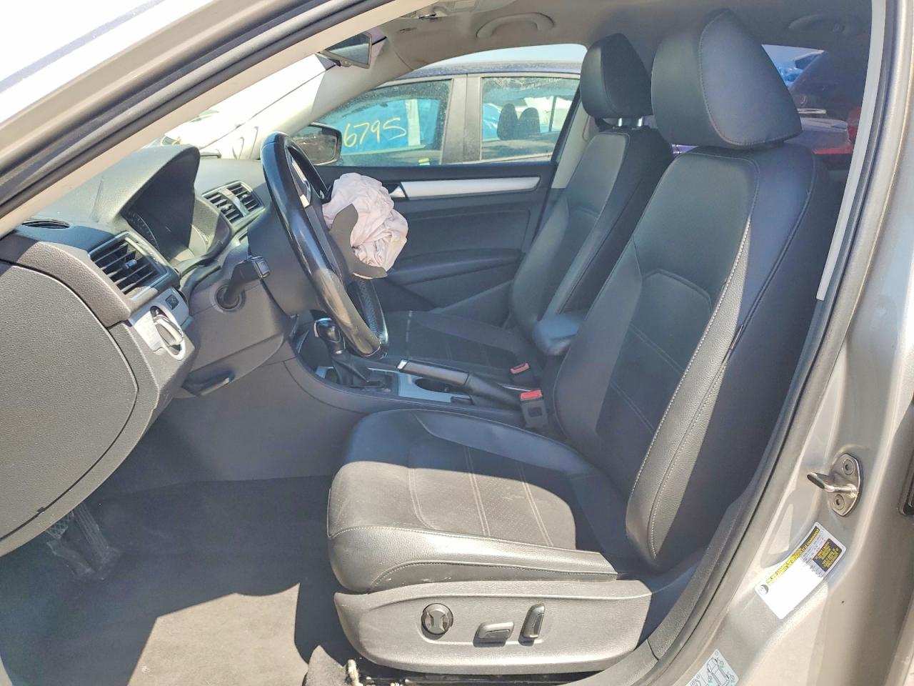 2013 VOLKSWAGEN PASSAT