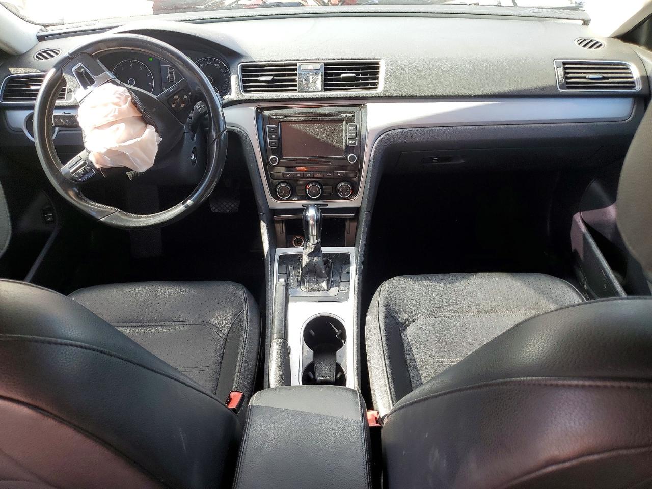 2013 VOLKSWAGEN PASSAT