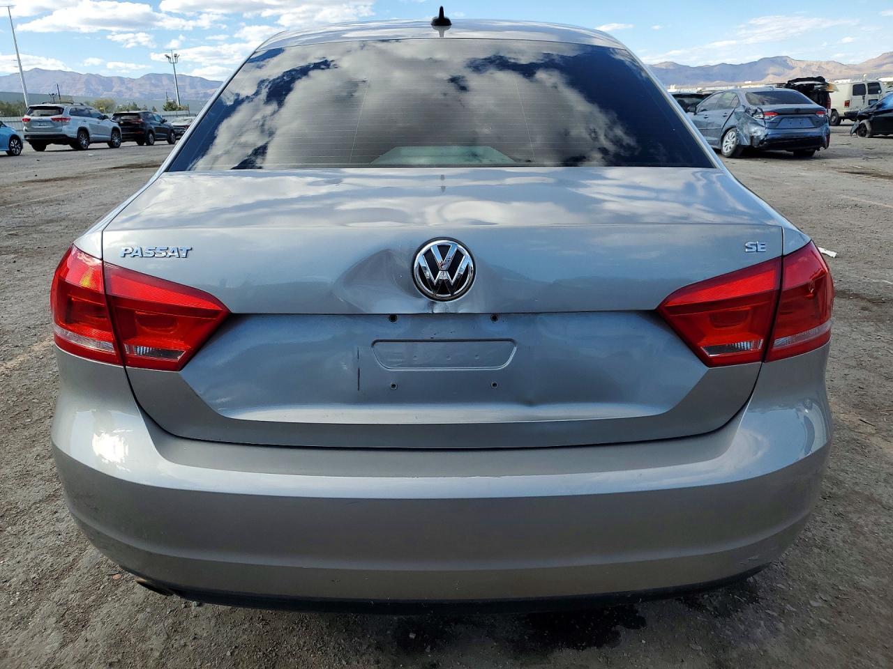 2013 VOLKSWAGEN PASSAT