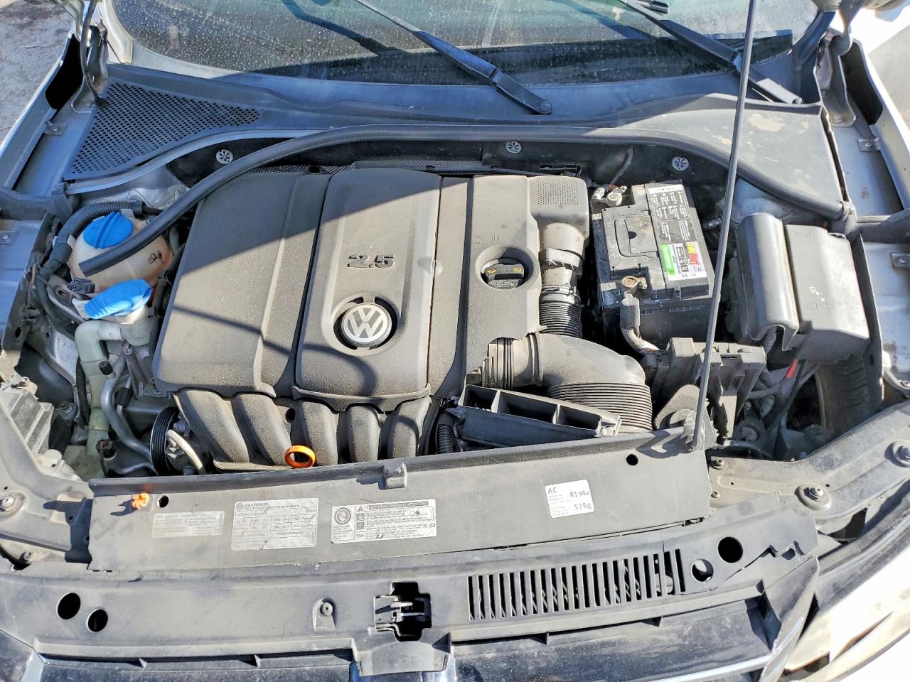 2013 VOLKSWAGEN PASSAT
