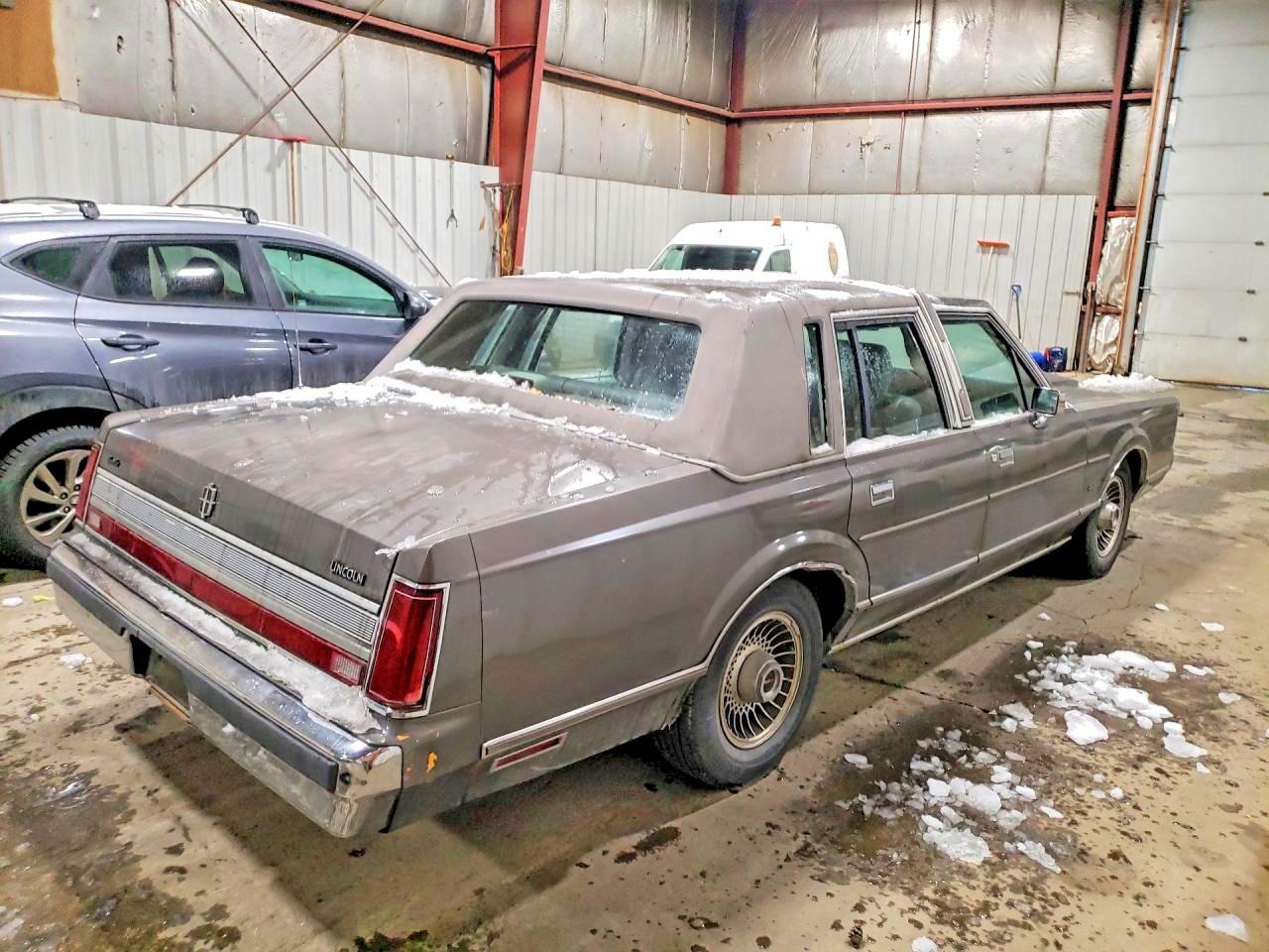 1989 LINCOLN TOWNHOUSE TOWNCAR
