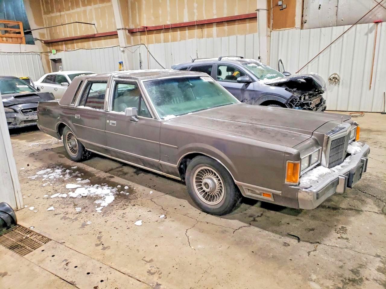 1989 LINCOLN TOWNHOUSE TOWNCAR