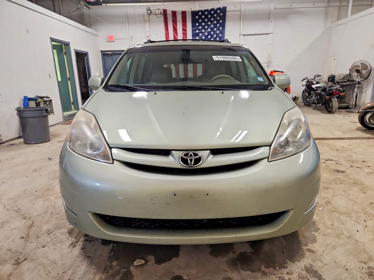 2007 TOYOTA SIENNA