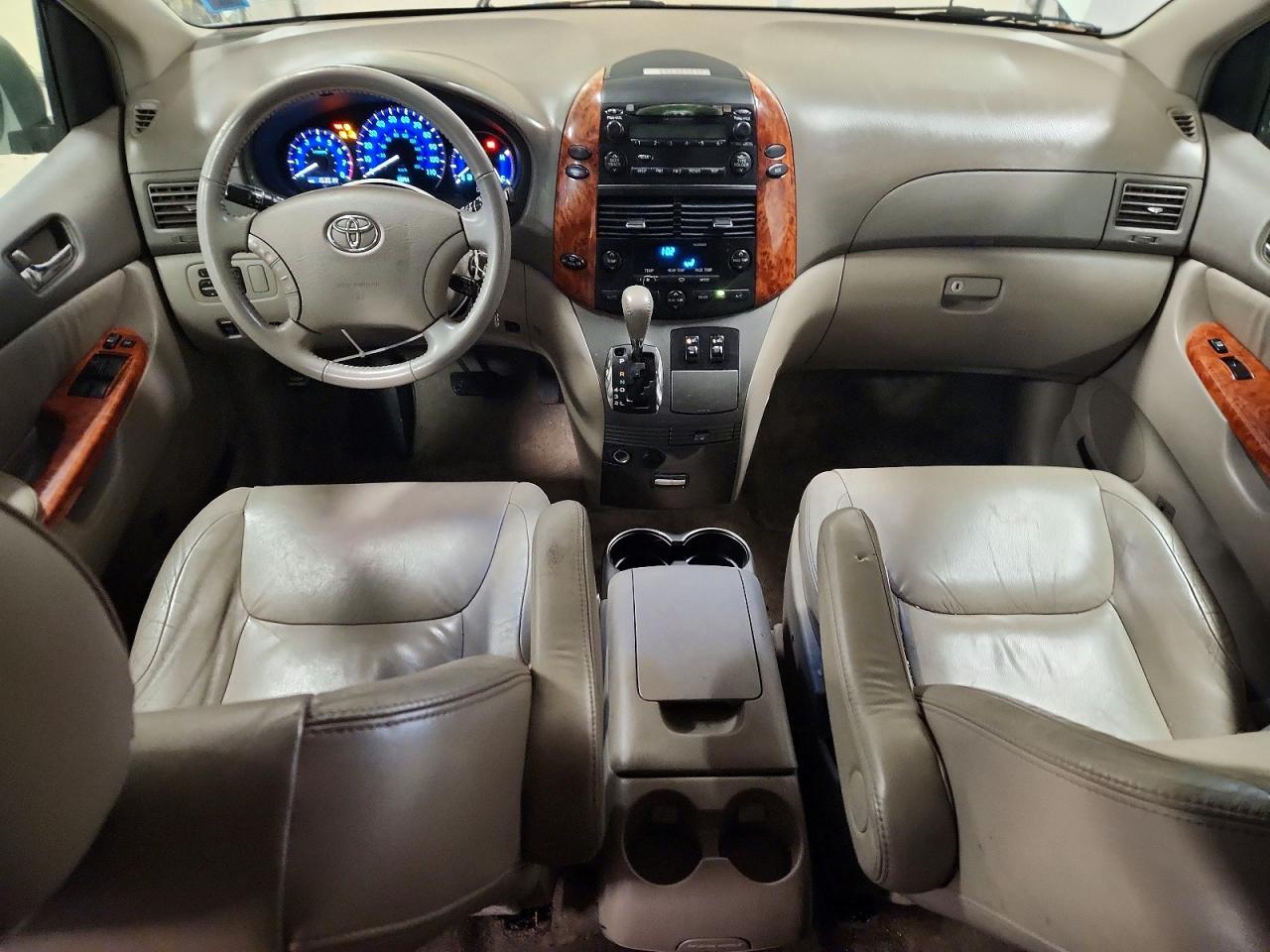 2007 TOYOTA SIENNA