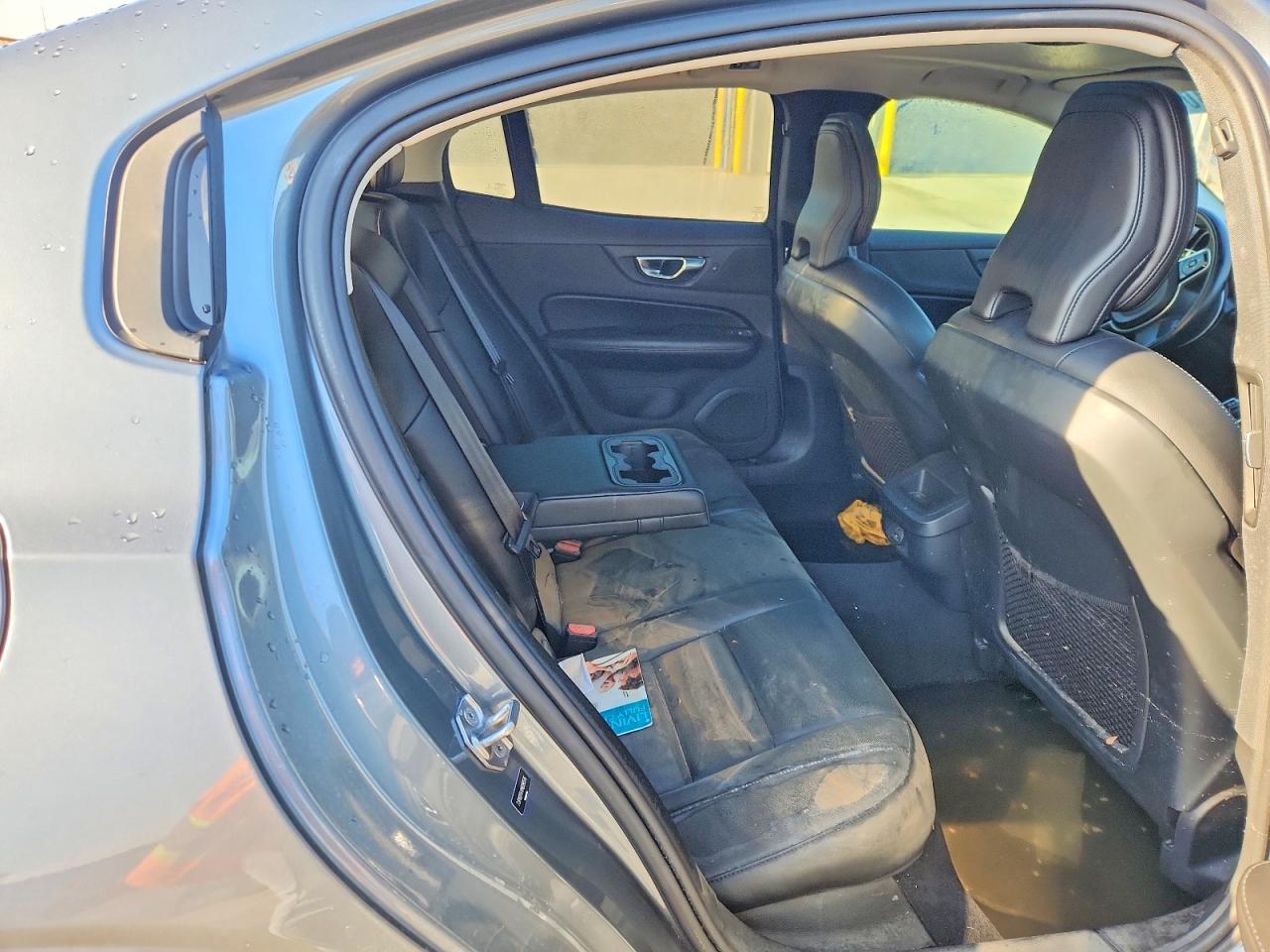 2021 VOLVO S60