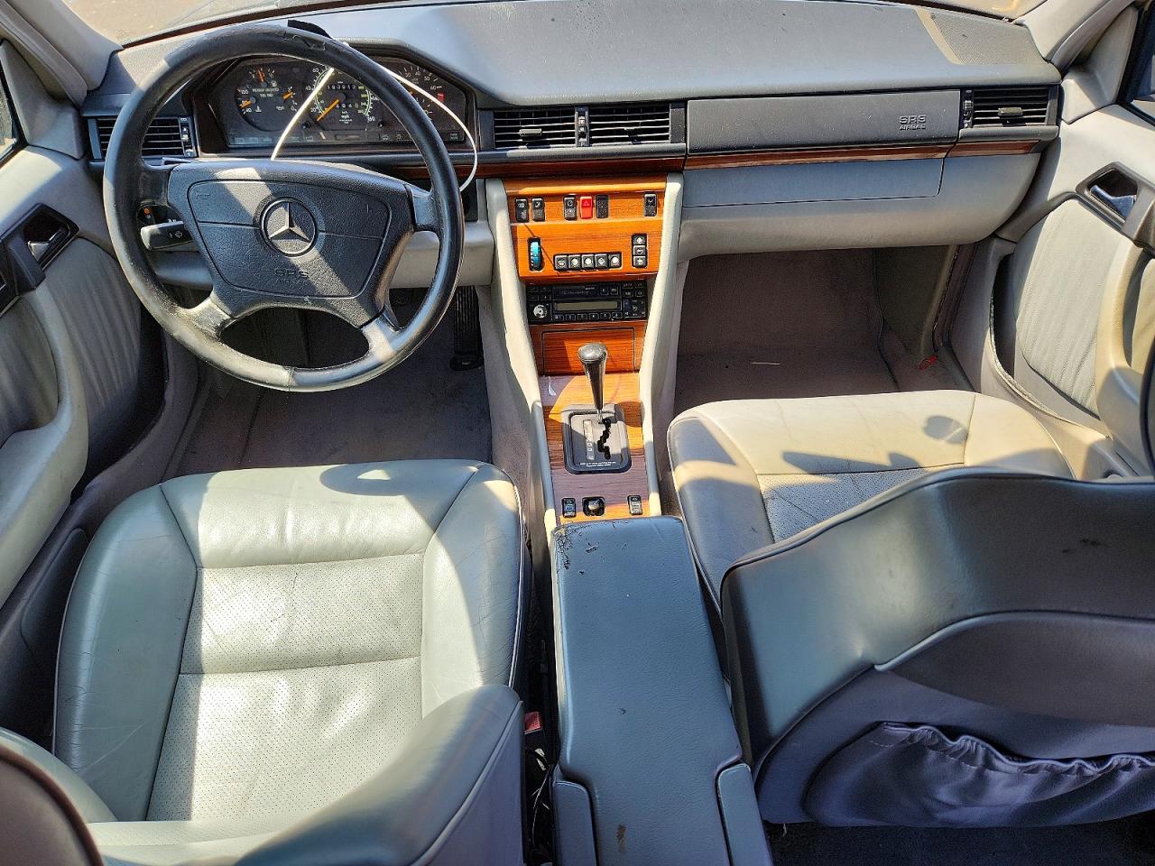 1995 MERCEDES-BENZ E-CLASS