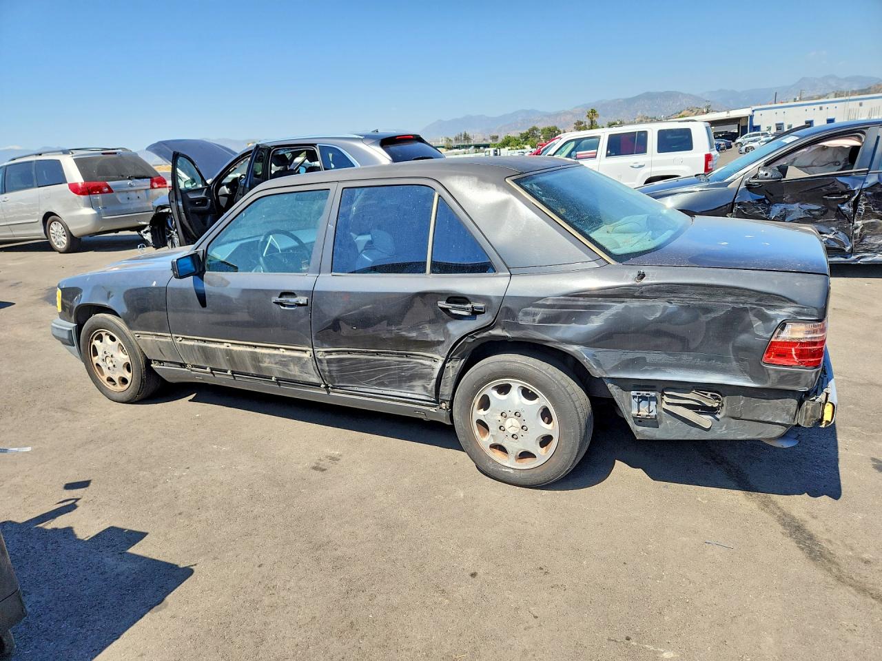 1995 MERCEDES-BENZ E-CLASS