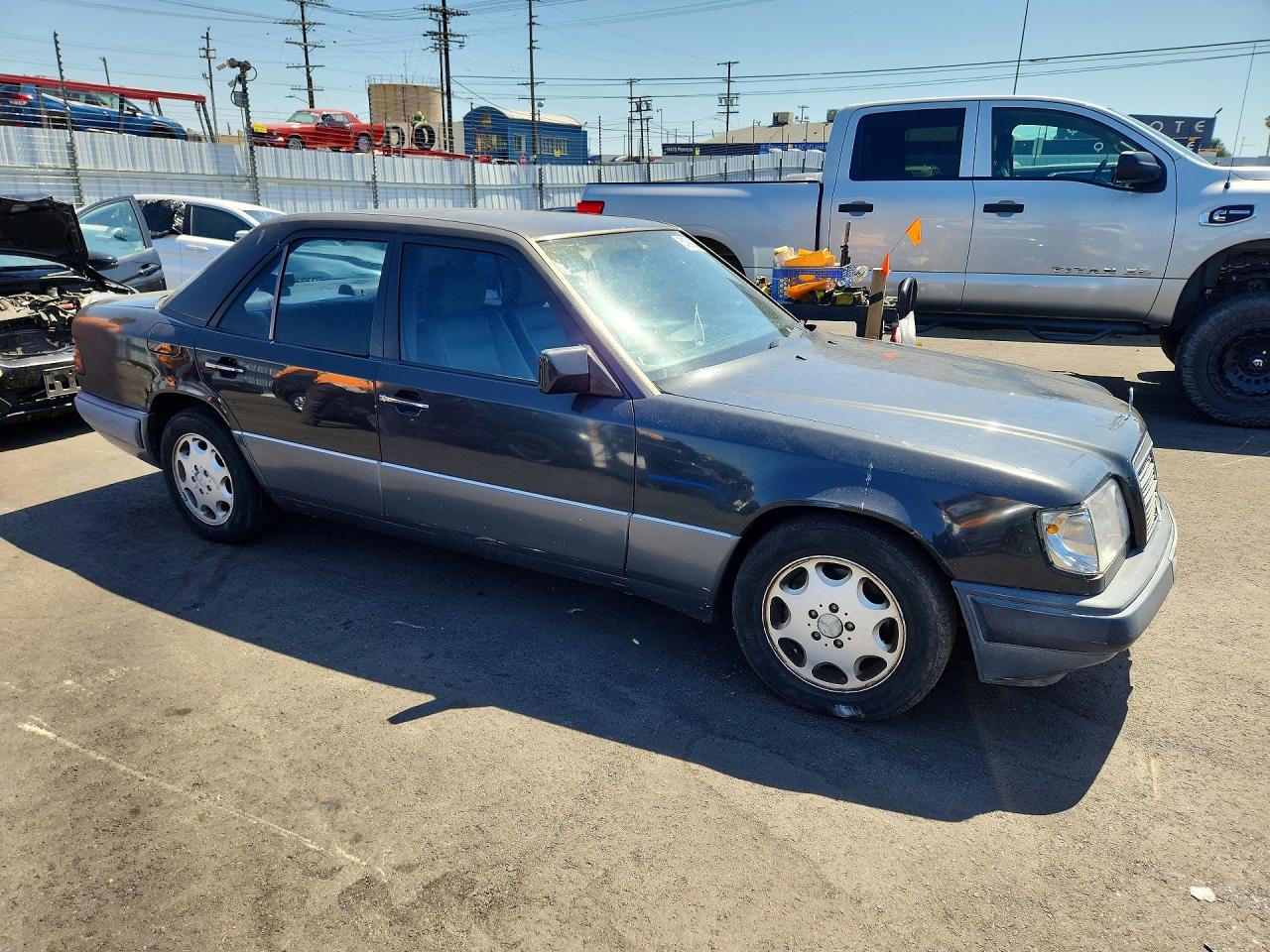 1995 MERCEDES-BENZ E-CLASS