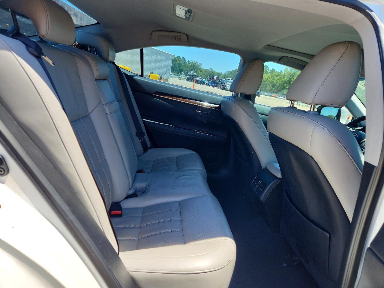 2017 LEXUS ES350
