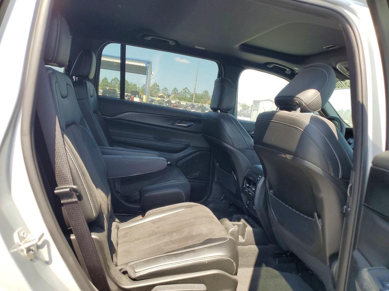 2023 JEEP CHEROKEE