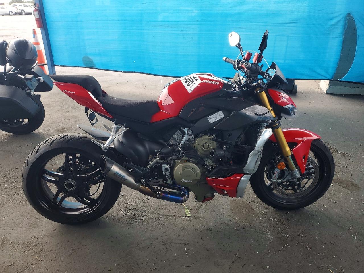 2021 DUCATI STREETFIGH