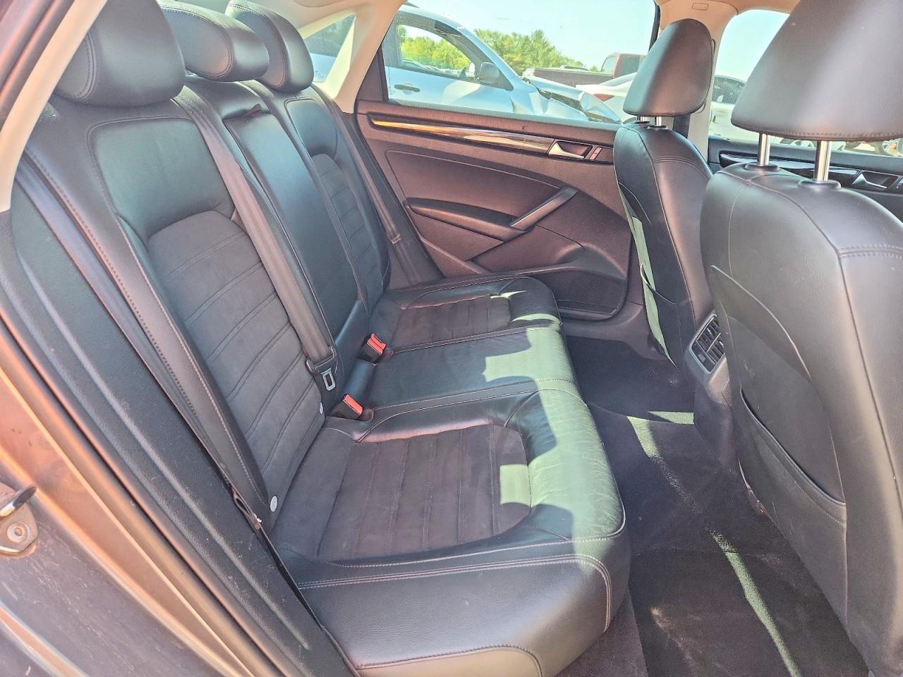 2014 VOLKSWAGEN PASSAT