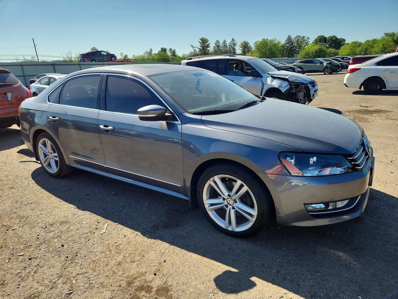 2014 VOLKSWAGEN PASSAT